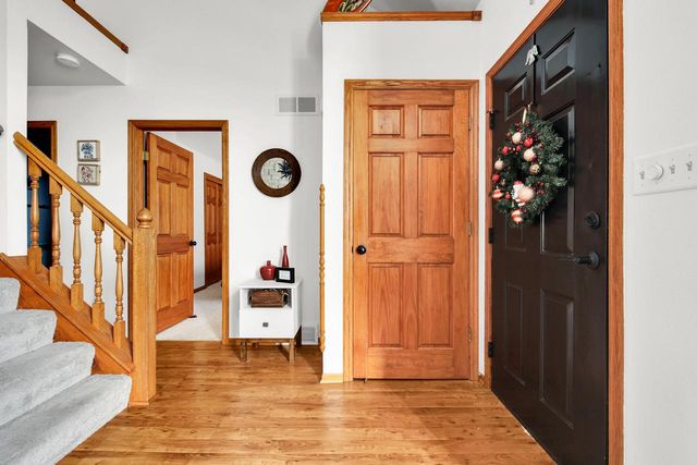 8529 S Golden Lake WAY, Franklin, WI 53132