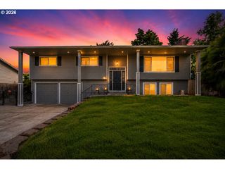 2706 Se SPRUCE St, Hillsboro, OR 97123
