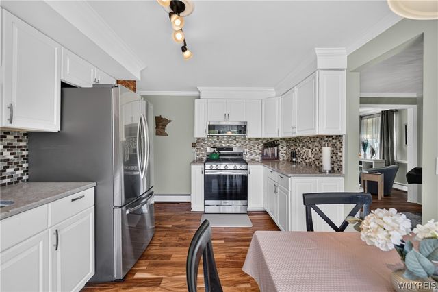 5030 Clearview Dr, Clarence, NY 14221
