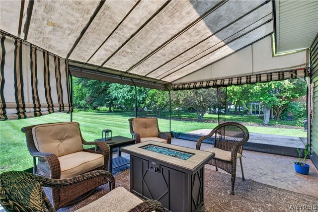 5030 Clearview Dr, Clarence, NY 14221
