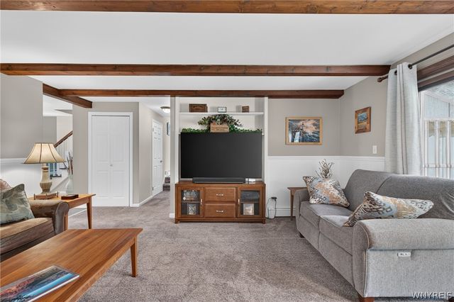 5030 Clearview Dr, Clarence, NY 14221