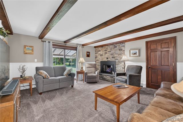 5030 Clearview Dr, Clarence, NY 14221