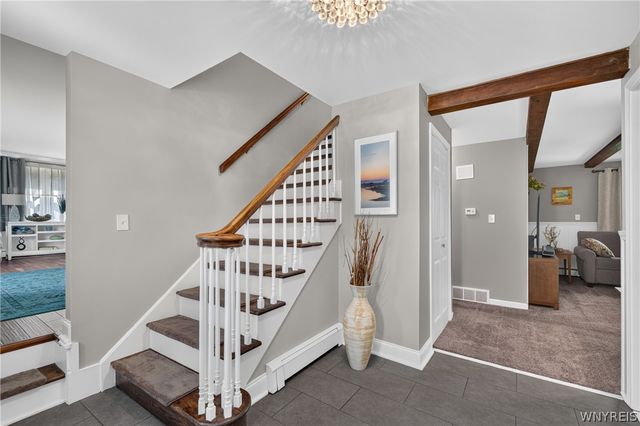 5030 Clearview Dr, Clarence, NY 14221