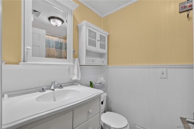 5030 Clearview Dr, Clarence, NY 14221