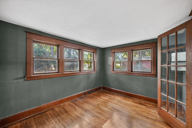 3011 64th Street, Urbandale, IA 50322