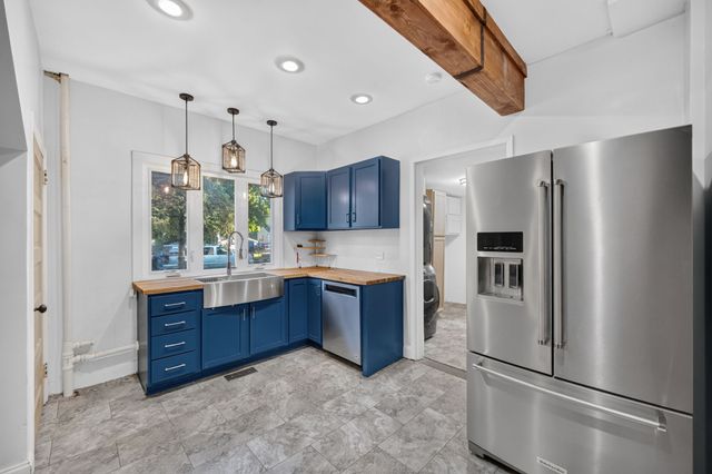 3011 64th Street, Urbandale, IA 50322