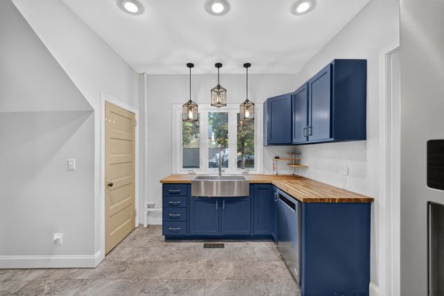 3011 64th Street, Urbandale, IA 50322