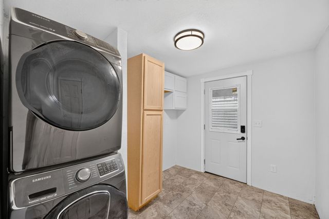 3011 64th Street, Urbandale, IA 50322