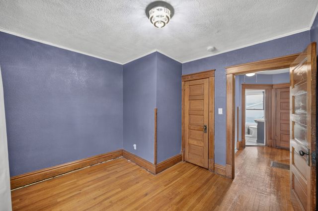 3011 64th Street, Urbandale, IA 50322