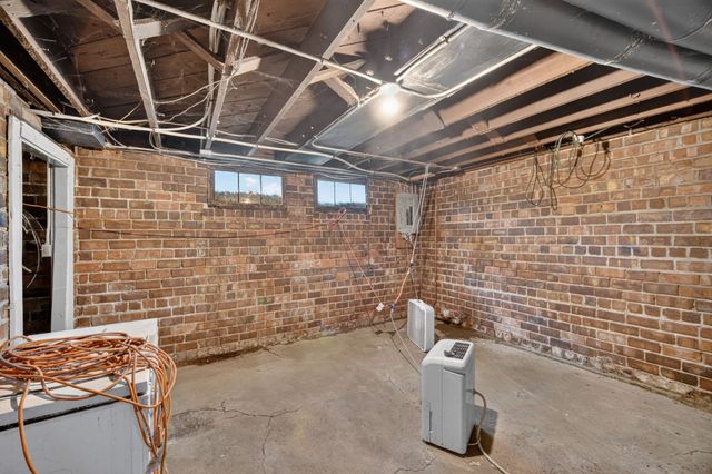 3011 64th Street, Urbandale, IA 50322
