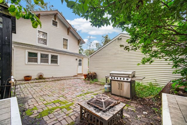 3011 64th Street, Urbandale, IA 50322