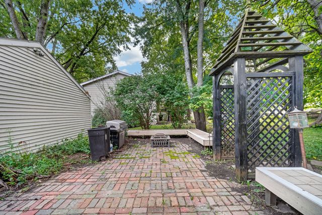 3011 64th Street, Urbandale, IA 50322