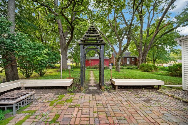 3011 64th Street, Urbandale, IA 50322