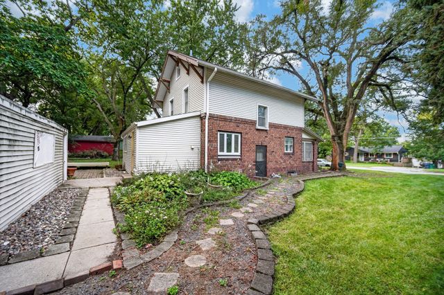 3011 64th Street, Urbandale, IA 50322