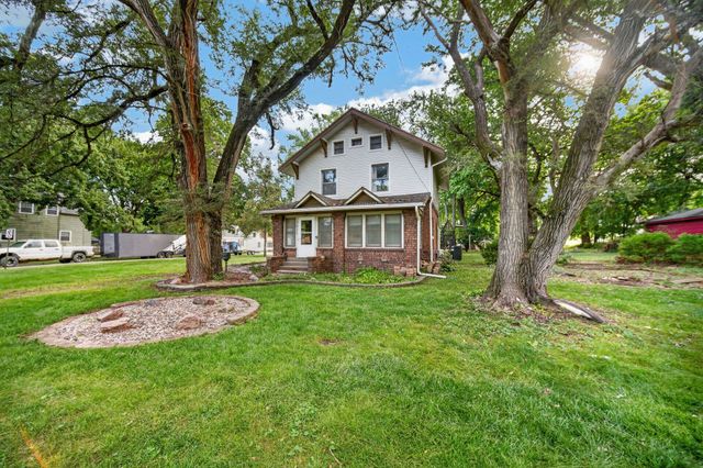 3011 64th Street, Urbandale, IA 50322