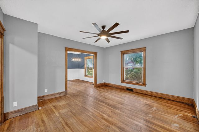 3011 64th Street, Urbandale, IA 50322