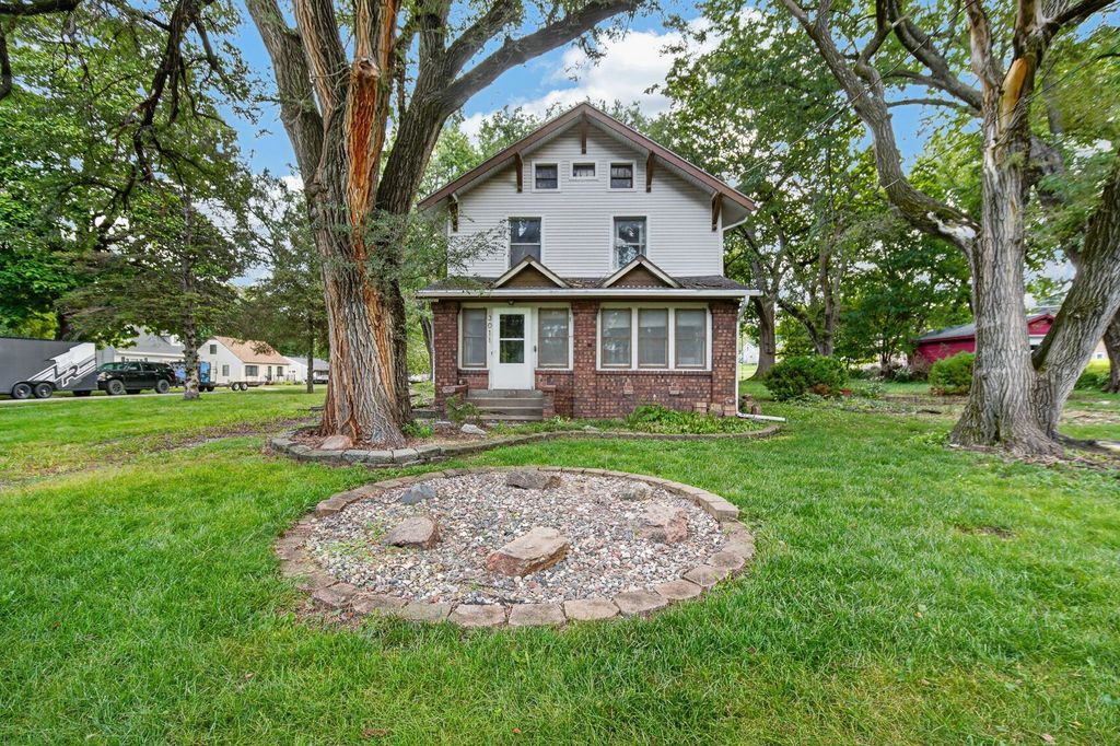 3011 64th Street, Urbandale, IA 50322