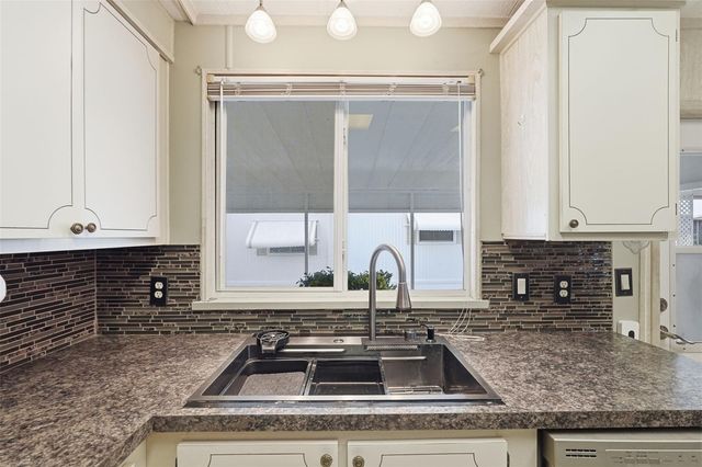 2101 MAUI DRIVE, Holiday, FL 34691