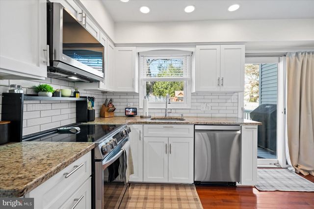 211 DELAWARE AVE, Wilmington, DE 19803