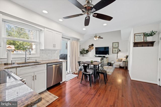 211 DELAWARE AVE, Wilmington, DE 19803