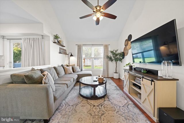 211 DELAWARE AVE, Wilmington, DE 19803