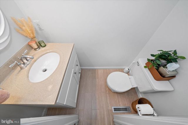 211 DELAWARE AVE, Wilmington, DE 19803