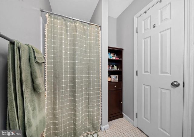 211 DELAWARE AVE, Wilmington, DE 19803