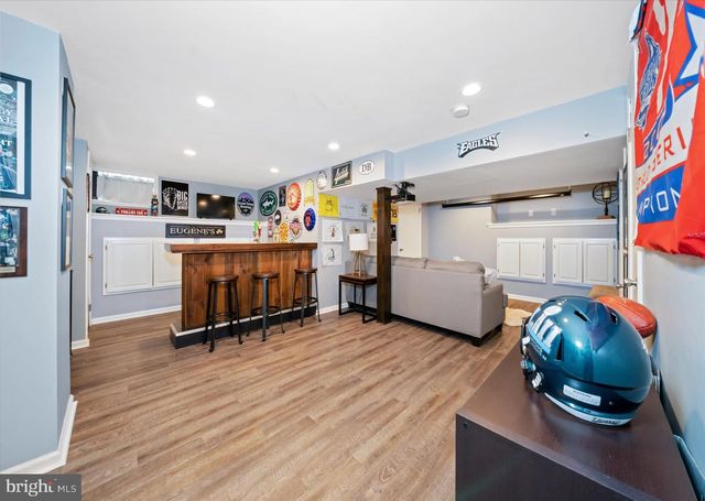 211 DELAWARE AVE, Wilmington, DE 19803