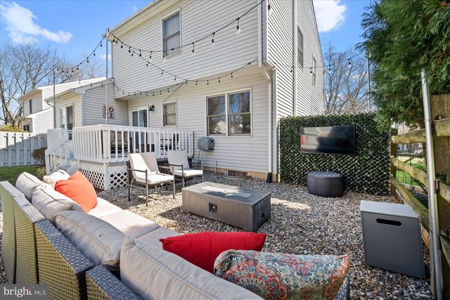 211 DELAWARE AVE, Wilmington, DE 19803