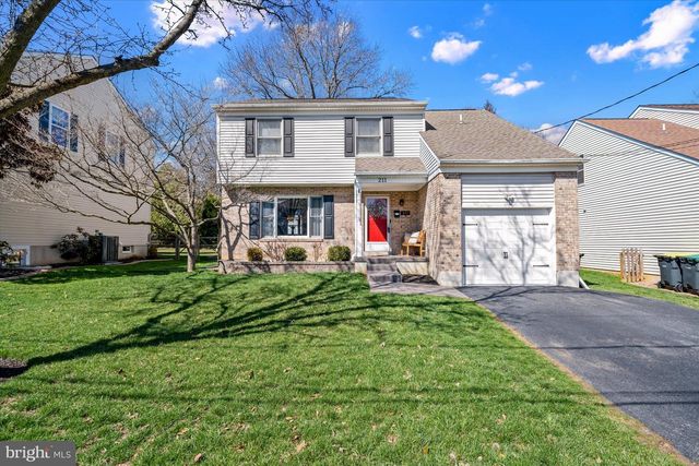 211 DELAWARE AVE, Wilmington, DE 19803