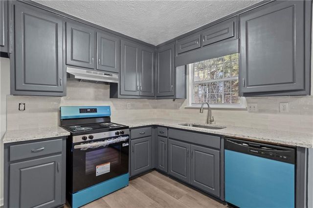 798 Aberdeen Drive, Stone Mountain, GA 30083