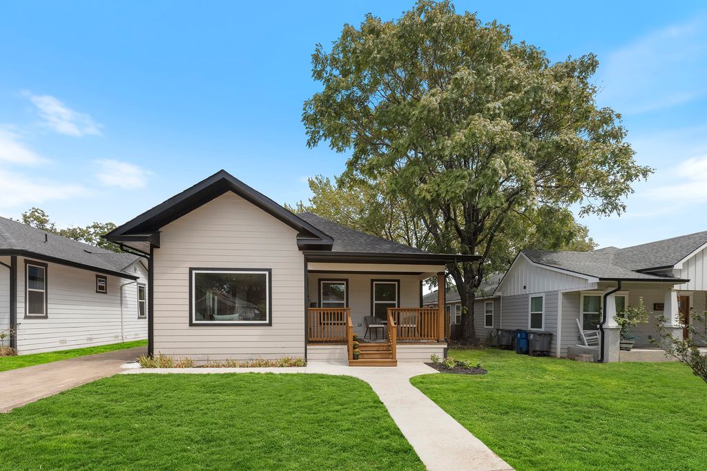 920 S Montreal Avenue, Dallas, TX 75208 — exterior