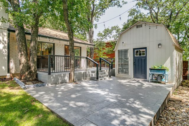 204 Tharp Drive, Highland Village, TX 75077