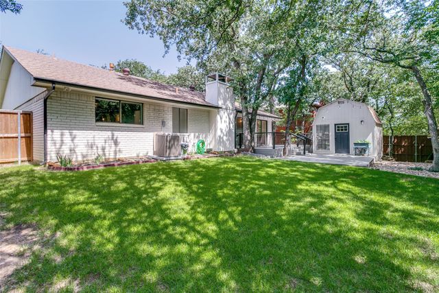 204 Tharp Drive, Highland Village, TX 75077