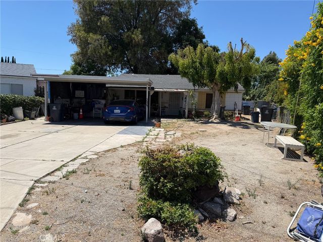 2729 Huckleberry Road, Santa Ana, CA 92706