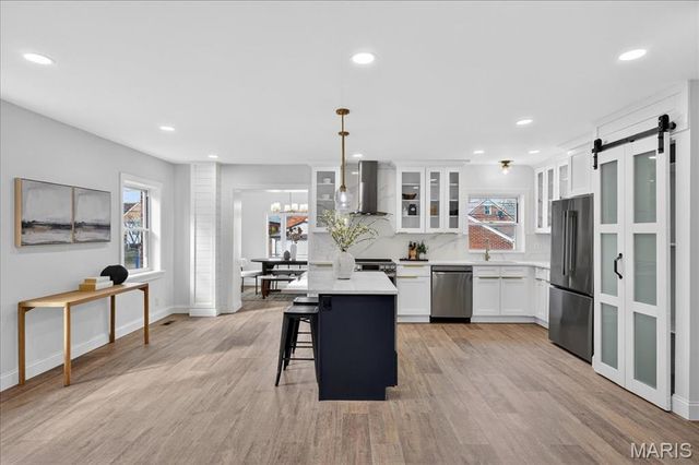 6409 Sutherland Avenue, St Louis, MO 63109