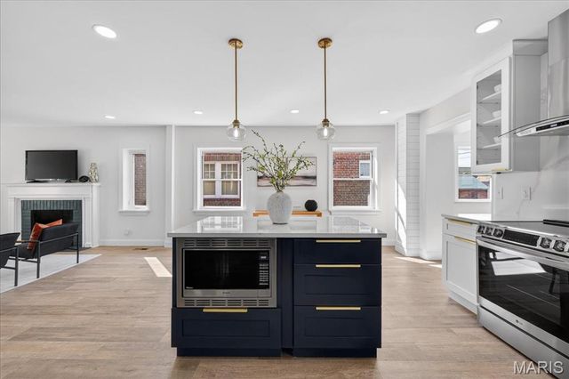 6409 Sutherland Avenue, St Louis, MO 63109