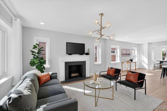 6409 Sutherland Avenue, St Louis, MO 63109