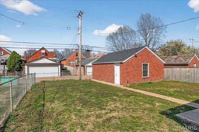 6409 Sutherland Avenue, St Louis, MO 63109