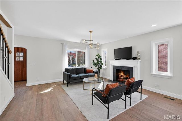 6409 Sutherland Avenue, St Louis, MO 63109