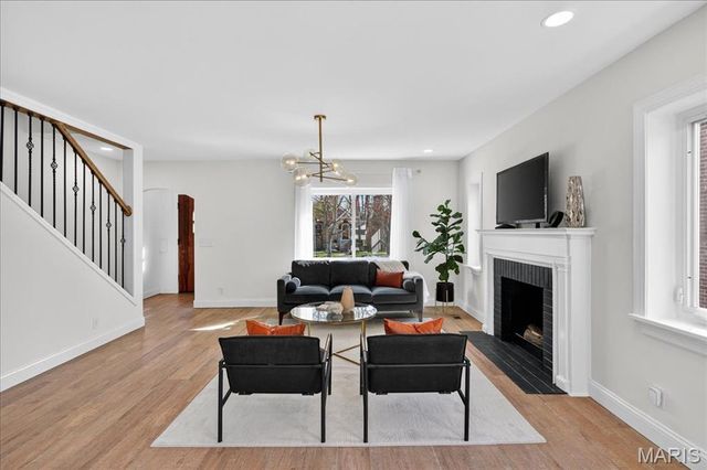 6409 Sutherland Avenue, St Louis, MO 63109