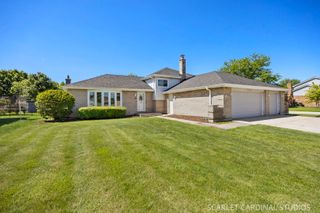 20W481 Cobb Drive, Downers Grove, IL 60516