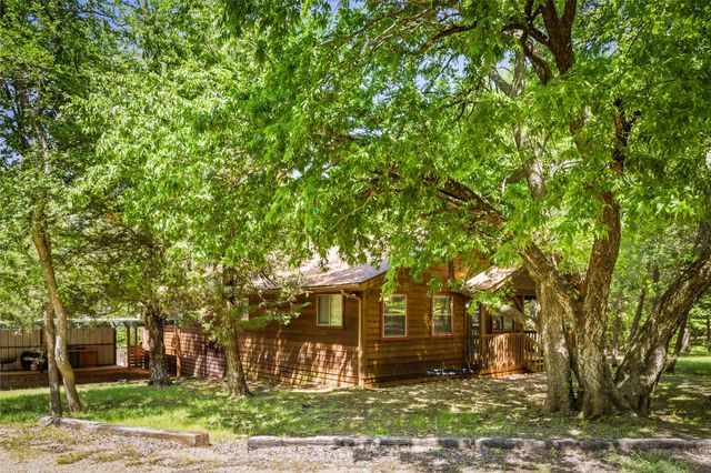 2003 Flowing Wells Road, Pottsboro, TX 75076