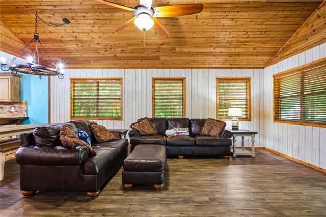 2003 Flowing Wells Road, Pottsboro, TX 75076