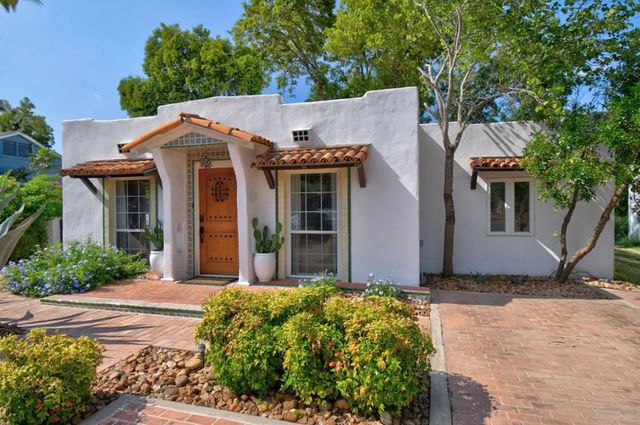 409 W Water St, Kerrville, TX 78028