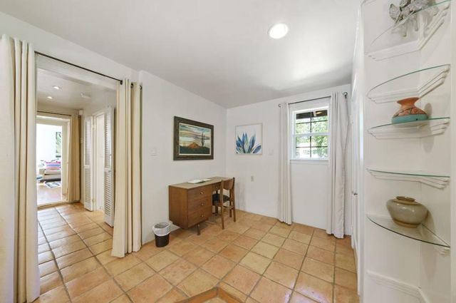 409 W Water St, Kerrville, TX 78028