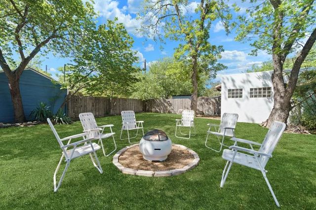 409 W Water St, Kerrville, TX 78028