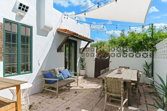 409 W Water St, Kerrville, TX 78028