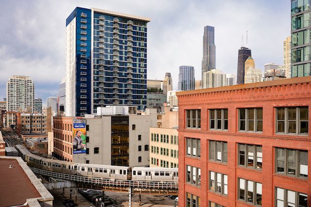 333 W HUBBARD Street 610-611, Chicago, IL 60654