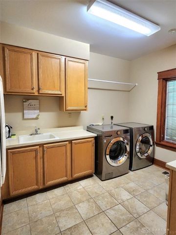 139 Signature Drive, Xenia, OH 45385